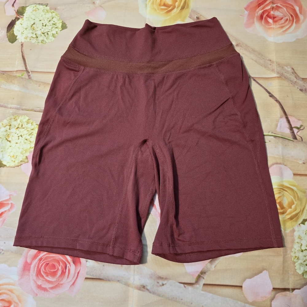 Alphalete maroon shorts